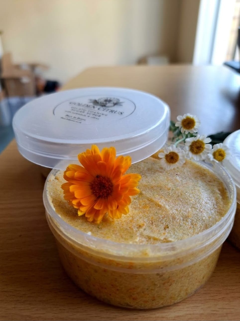 Golden Citrus Gelato Foaming Sugar Scrub 125ml)